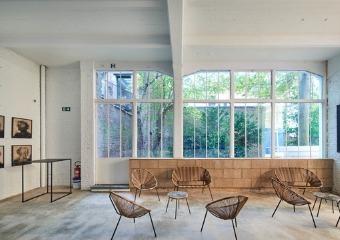 Atoma Art Center à Brussel, ancienne fabrique isolée par l’intérieur en blocs de chanvre IsoHemp